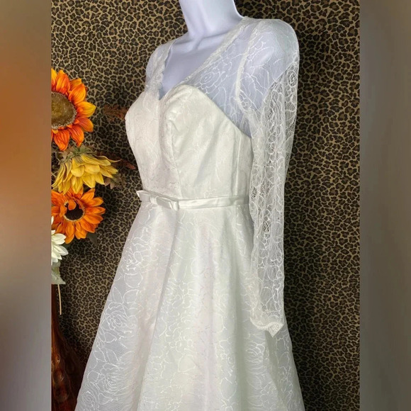 🦋B2G1🦋UNIQUE VINTAGE White 1950’s Style Madeline Wedding Bridal Dress NWT - Picture 12 of 16